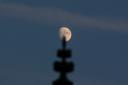 aufgespiesster_mond-crw_9219.jpg
